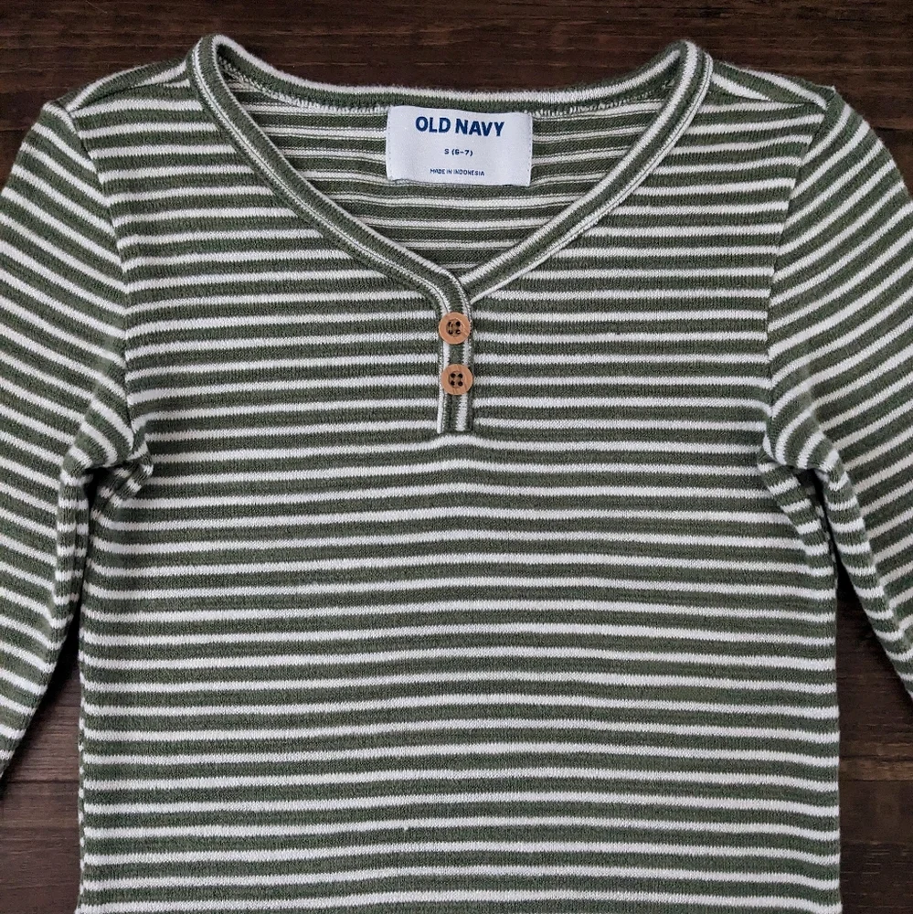Old Navy Green Ruffle Henley Shirt